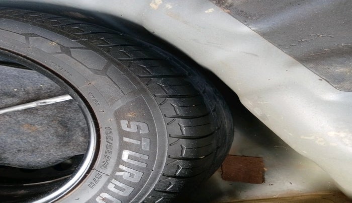 2015 Hyundai Elite i20 ASTA 1.4 CRDI, Diesel, Manual, 1,51,093 km, tyre