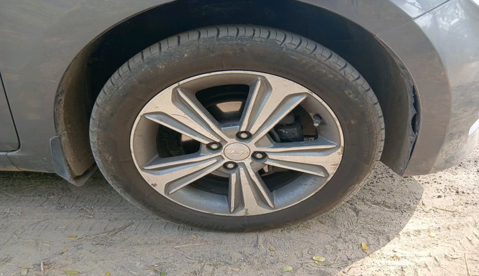 2015 Hyundai Elite i20 ASTA 1.4 CRDI, Diesel, Manual, 1,51,093 km, tyre