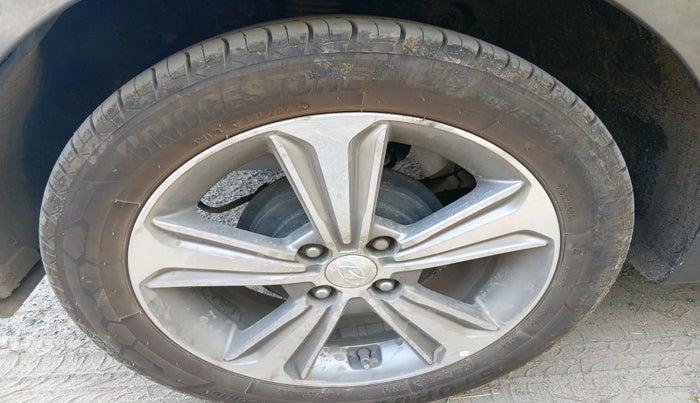 2015 Hyundai Elite i20 ASTA 1.4 CRDI, Diesel, Manual, 1,51,093 km, tyre