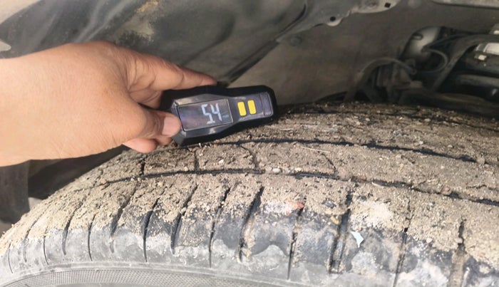 2013 Toyota Fortuner 3.0 4X2 AT, Diesel, Automatic, 1,50,873 km, tyre