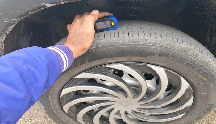 2020 Maruti Vitara Brezza LXI, Petrol, Manual, 1,06,147 km, tyre