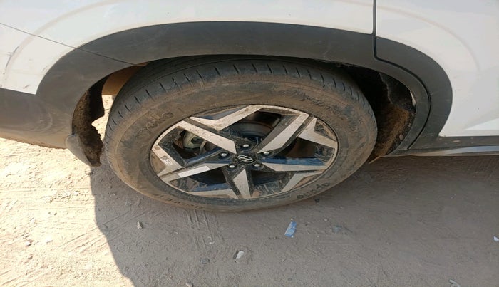 2023 Hyundai ALCAZAR 1.5 PRESTIGE EXE 7S, Diesel, Manual, 38,574 km, tyre