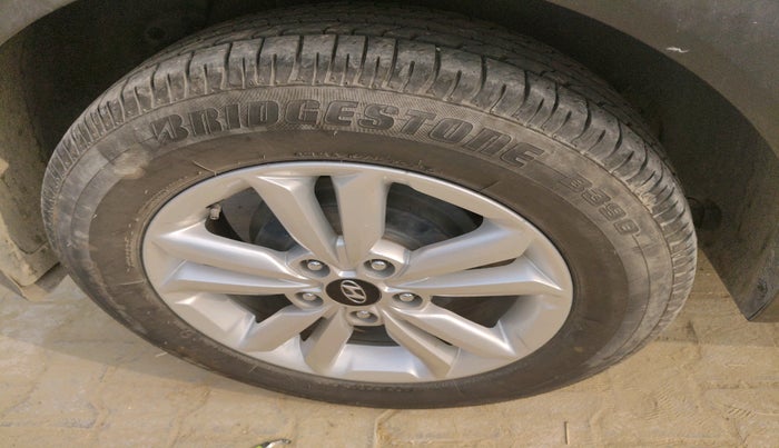 2017 Hyundai Creta SX 1.6 DIESEL, Diesel, Manual, 2,00,566 km, tyre