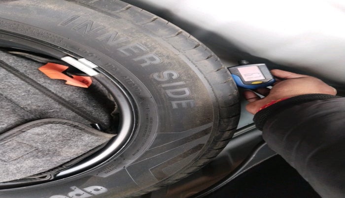 2023 Hyundai VENUE SX (O) 1.5 CRDI, Diesel, Manual, 17,543 km, tyre