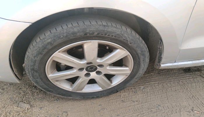 2014 Skoda Rapid AMBITION 1.6 MPI AT PLUS, Petrol, Automatic, 1,21,095 km, tyre