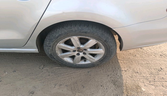 2014 Skoda Rapid AMBITION 1.6 MPI AT PLUS, Petrol, Automatic, 1,21,095 km, tyre