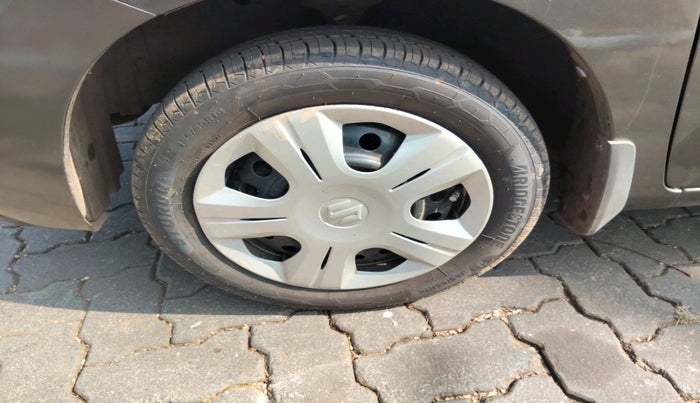 2013 Maruti Wagon R 1.0 VXI, Petrol, Manual, 32,796 km, tyre