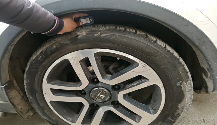 2017 Tata Hexa XTA 4X2 7 STR, Diesel, Automatic, 91,576 km, tyre