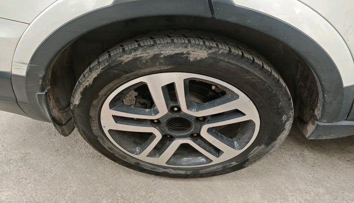 2017 Tata Hexa XTA 4X2 7 STR, Diesel, Automatic, 91,576 km, tyre