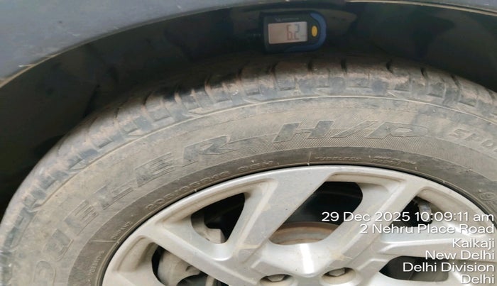 2022 Mahindra XUV300 W8 1.2 PETROL, Petrol, Manual, 46,804 km, tyre