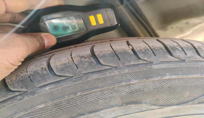 2011 Ford Figo ZXI 1.4 DIESEL, Diesel, Manual, 3,78,277 km, tyre