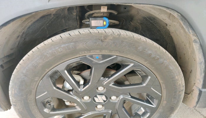 2025 Maruti FRONX DELTA PLUS 1.2L AGS, Petrol, Automatic, 7,198 km, tyre