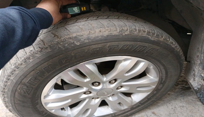 2016 Ford Endeavour TREND 2.2 4X2 AT, Diesel, Automatic, 1,00,587 km, tyre