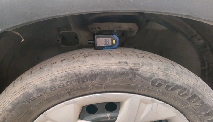 2021 Hyundai VENUE S 1.2, Petrol, Manual, 34,510 km, tyre