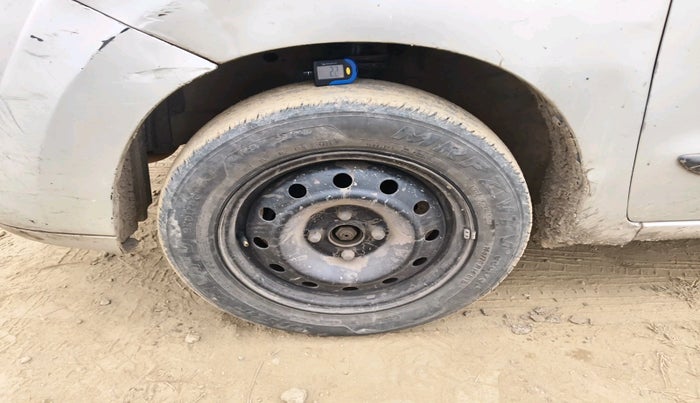 2011 Maruti Wagon R 1.0 LXI, Petrol, Manual, 1,22,616 km, tyre