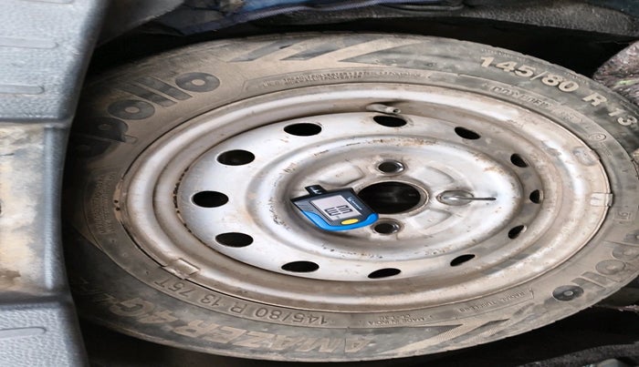 2011 Maruti Wagon R 1.0 LXI, Petrol, Manual, 1,22,616 km, tyre