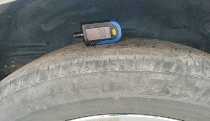 2014 Toyota Corolla Altis J DIESEL, Diesel, Manual, 1,99,249 km, tyre