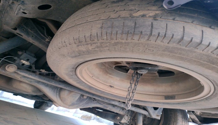 2017 Toyota Innova Crysta 2.4 GX 8 STR, Diesel, Manual, 1,95,099 km, tyre