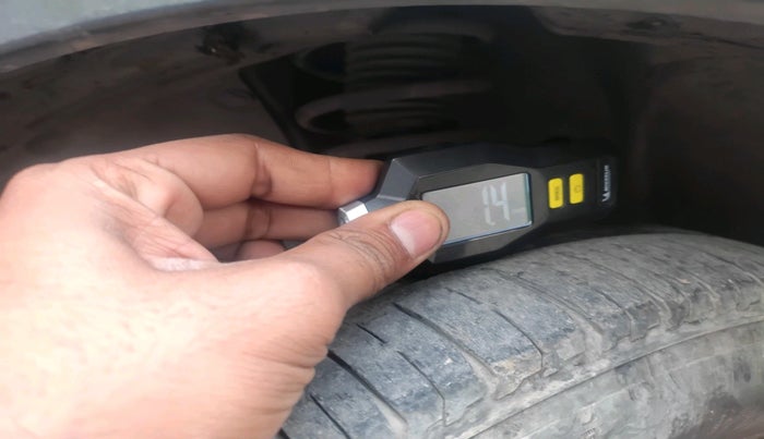 2017 Maruti IGNIS ZETA 1.2 AMT, Petrol, Automatic, 70,233 km, tyre