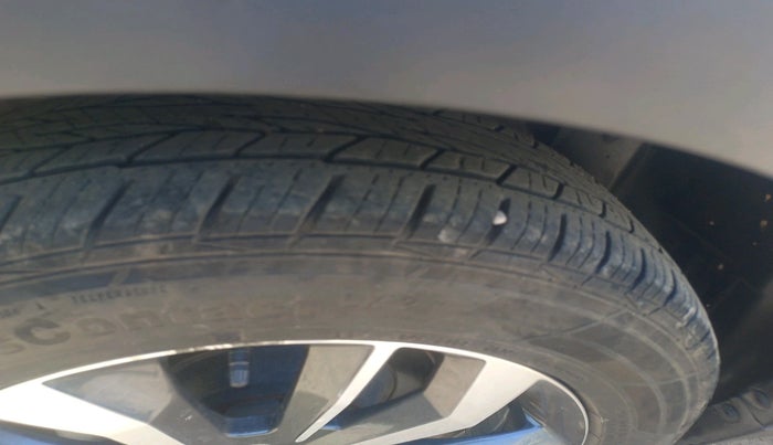 2020 Mahindra XUV300 W8 (O) 1.5 DIESEL AMT, Diesel, Automatic, 53,949 km, tyre