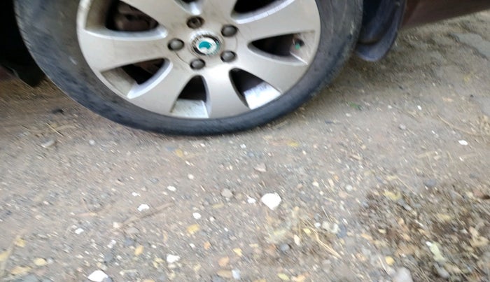 2011 Skoda Superb ELEGANCE 2.0 TDI CR AT, Diesel, Automatic, 98,400 km, tyre