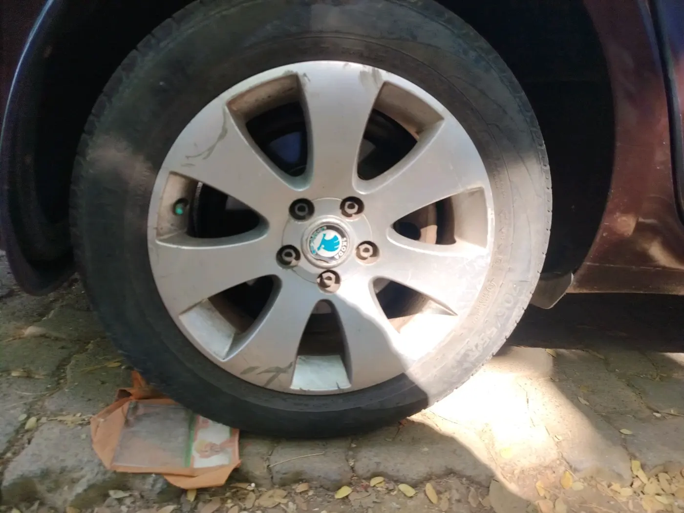2011 Skoda Superb ELEGANCE 2.0 TDI CR AT, Diesel, Automatic, 98,400 km, tyre