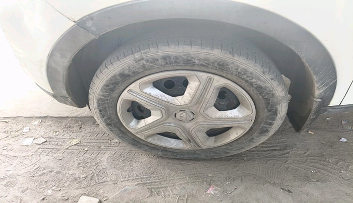 2022 Tata NEXON XMA SUNROOF PETROL, Petrol, Automatic, 16,238 km, tyre