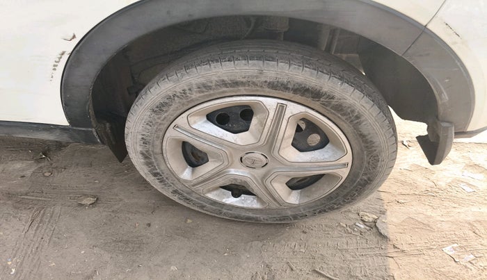 2022 Tata NEXON XMA SUNROOF PETROL, Petrol, Automatic, 16,238 km, tyre