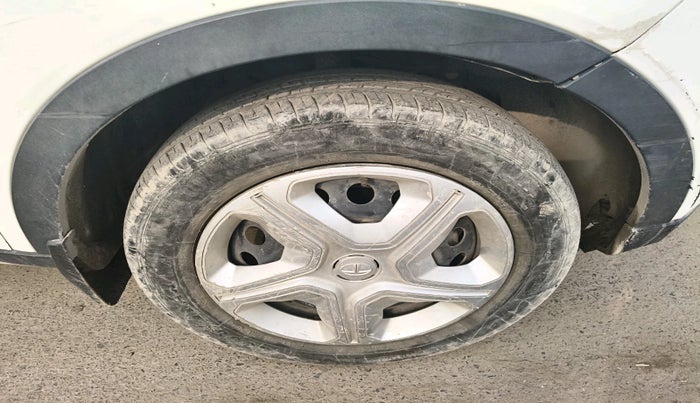 2022 Tata NEXON XMA SUNROOF PETROL, Petrol, Automatic, 16,238 km, tyre