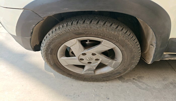 2014 Renault Duster 110 PS RXL ADVENTURE, Diesel, Manual, 1,08,869 km, tyre