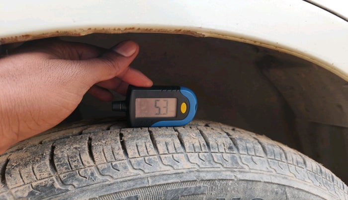 2015 Maruti Swift Dzire VDI ABS, Diesel, Manual, 1,21,198 km, tyre