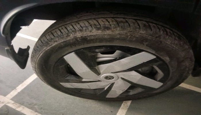 2024 Nissan MAGNITE Visia B4D 1.0 Petrol MT, Petrol, Manual, 11,156 km, tyre