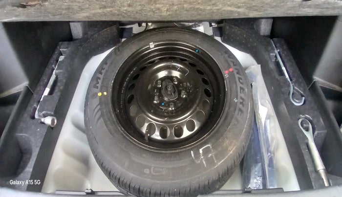 2024 Maruti BREZZA VXI, Petrol, Manual, 23,422 km, tyre