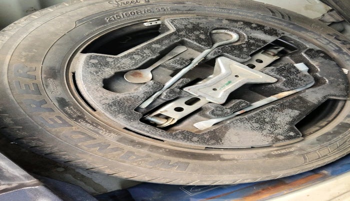 2019 Maruti Vitara Brezza ZDI, Diesel, Manual, 1,20,652 km, tyre