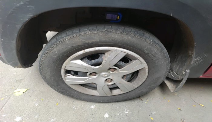 2017 Renault Kwid RXT 1.0, Petrol, Manual, 47,760 km, tyre