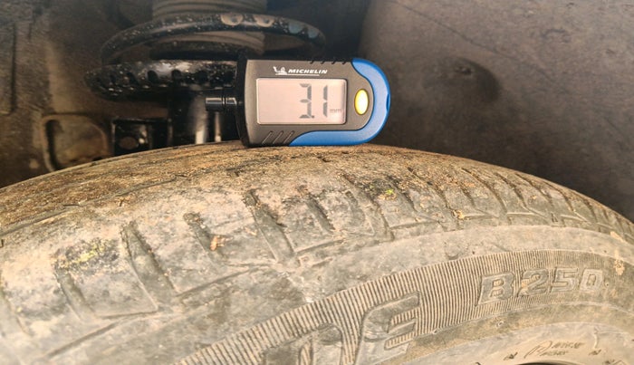 2011 Volkswagen Polo TRENDLINE 1.2L DIESEL, Diesel, Manual, 1,24,603 km, tyre