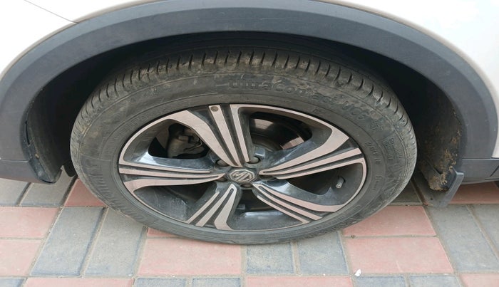 2023 MG ASTOR SHARP 1.5 MT, Petrol, Manual, 32,832 km, tyre