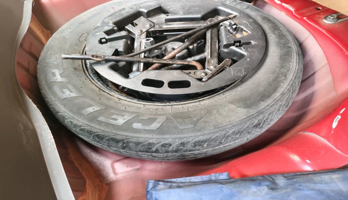 2012 Hyundai i10 MAGNA 1.2, Petrol, Manual, 83,579 km, tyre