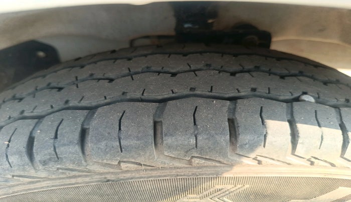 2024 Maruti Eeco 5 STR AC, Petrol, Manual, 26,630 km, tyre