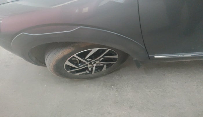 2024 Mahindra XUV 3XO AX5 1.5 Turbo Diesel, Diesel, Manual, 29,608 km, tyre