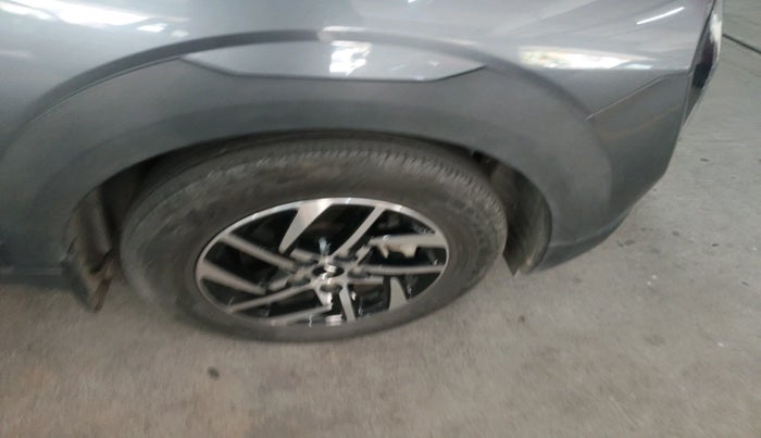 2024 Mahindra XUV 3XO AX5 1.5 Turbo Diesel, Diesel, Manual, 29,608 km, tyre