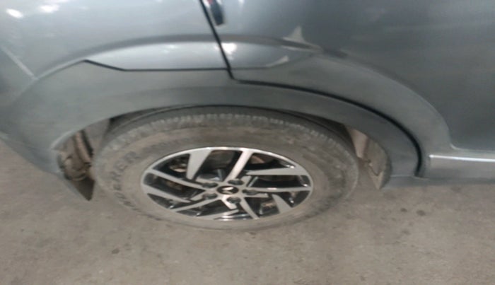 2024 Mahindra XUV 3XO AX5 1.5 Turbo Diesel, Diesel, Manual, 29,608 km, tyre