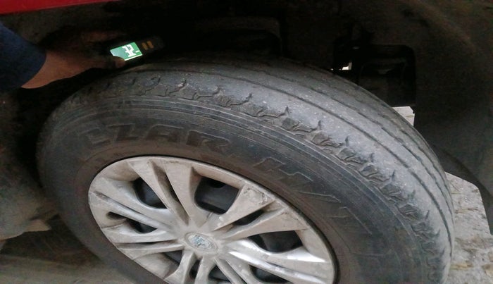 2017 Mahindra TUV300 T4, Diesel, Manual, 77,289 km, tyre