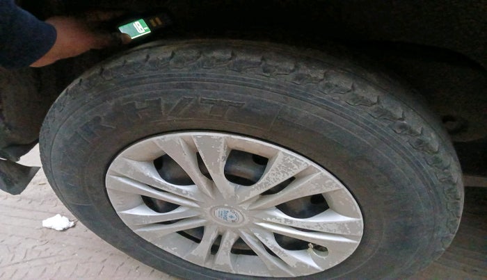 2017 Mahindra TUV300 T4, Diesel, Manual, 77,289 km, tyre