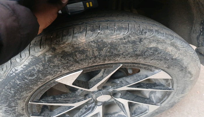 2020 Tata NEXON XM PETROL, Petrol, Manual, 26,147 km, tyre