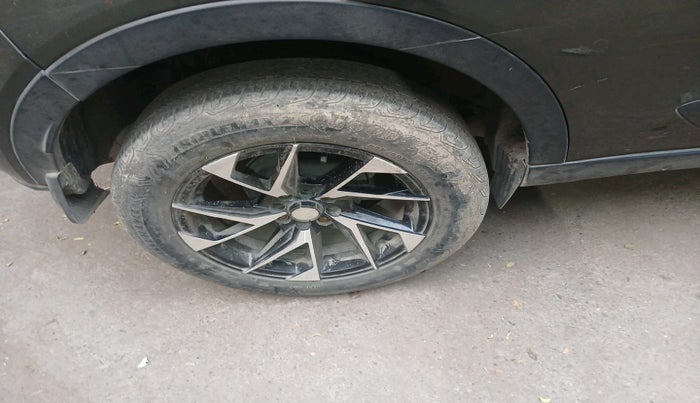 2020 Tata NEXON XM PETROL, Petrol, Manual, 26,147 km, tyre