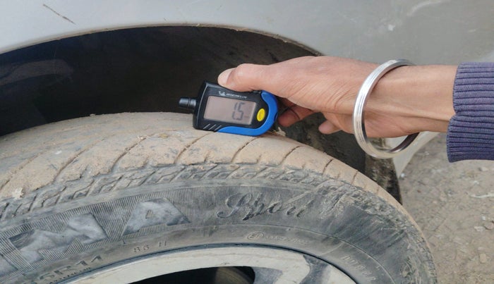 2011 Hyundai i20 MAGNA 1.2, Petrol, Manual, 64,000 km, tyre