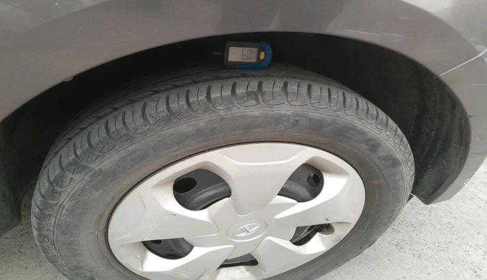 2016 Tata Tiago XT PETROL, Petrol, Manual, 8,459 km, tyre