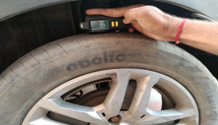 2020 Renault TRIBER RXZ, Petrol, Manual, 1,17,602 km, tyre