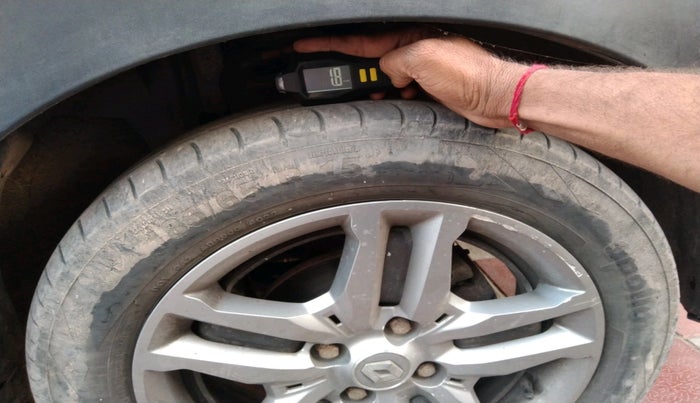 2020 Renault TRIBER RXZ, Petrol, Manual, 1,17,602 km, tyre